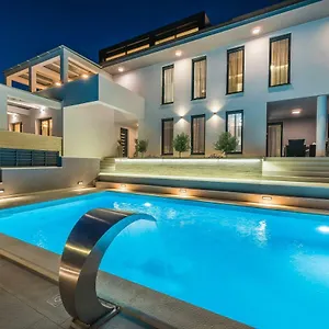  Apartment Franica